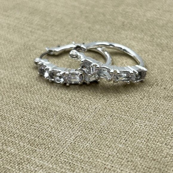 Avon clear glass hoop earrings - Picture 1 of 3